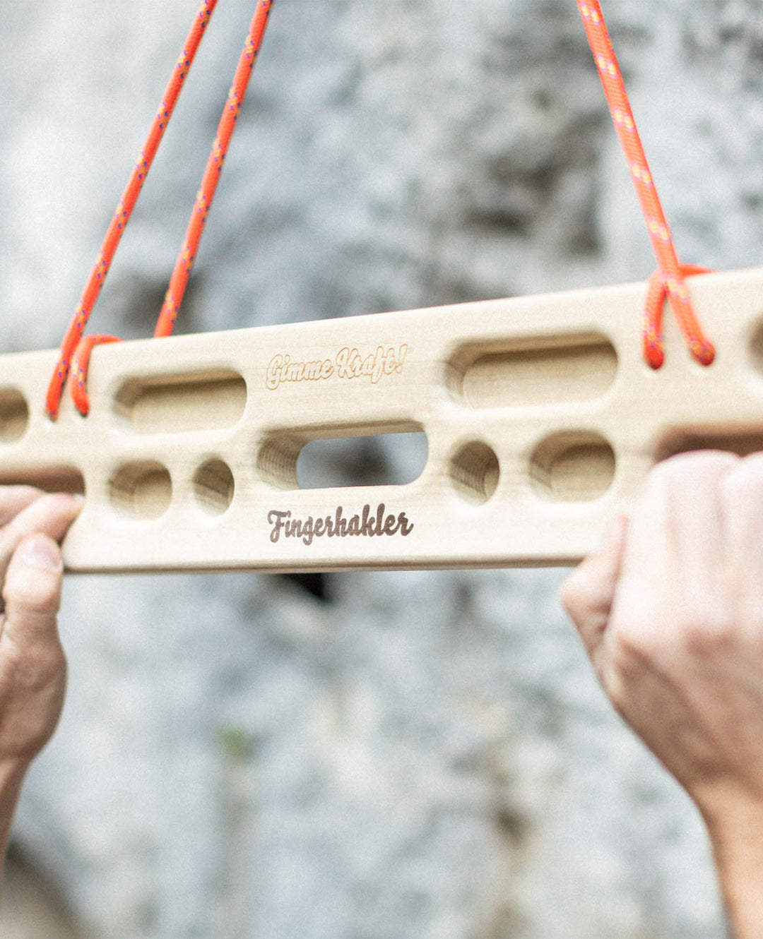 Gimme Kraft! Hangboard Goldfinger – La Tabla De Escalada Que Transformará Tus Dedos En Garras De Acero